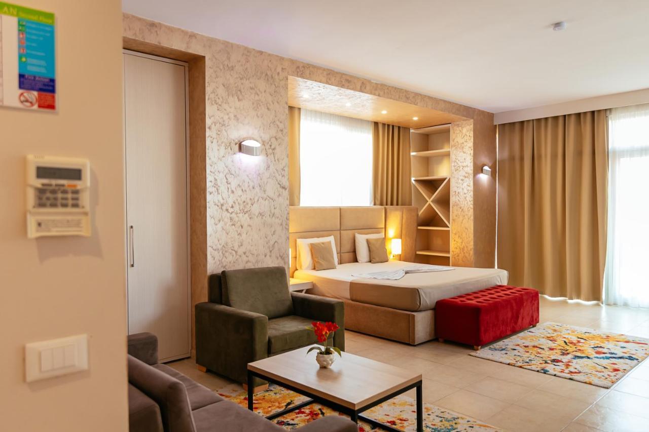 Horizont Hotel Durrës Buitenkant foto