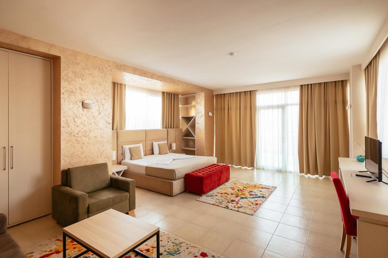 Horizont Hotel Durrës Buitenkant foto