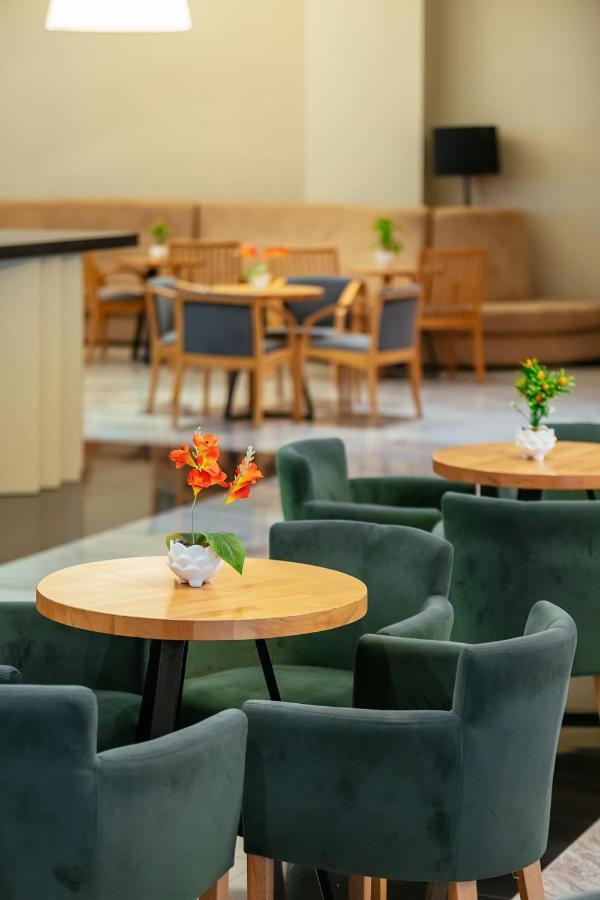 Horizont Hotel Durrës Buitenkant foto