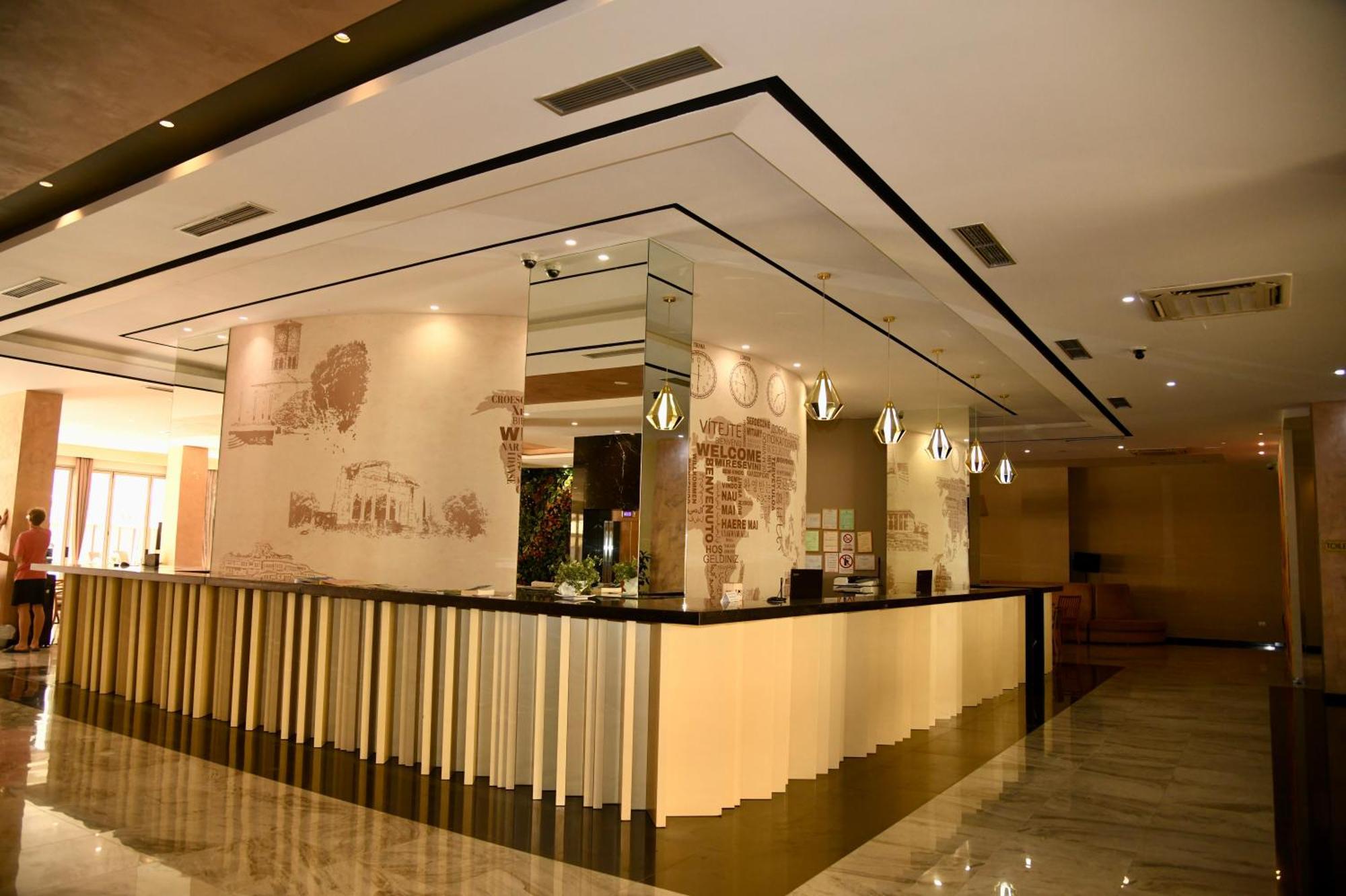 Horizont Hotel Durrës Buitenkant foto