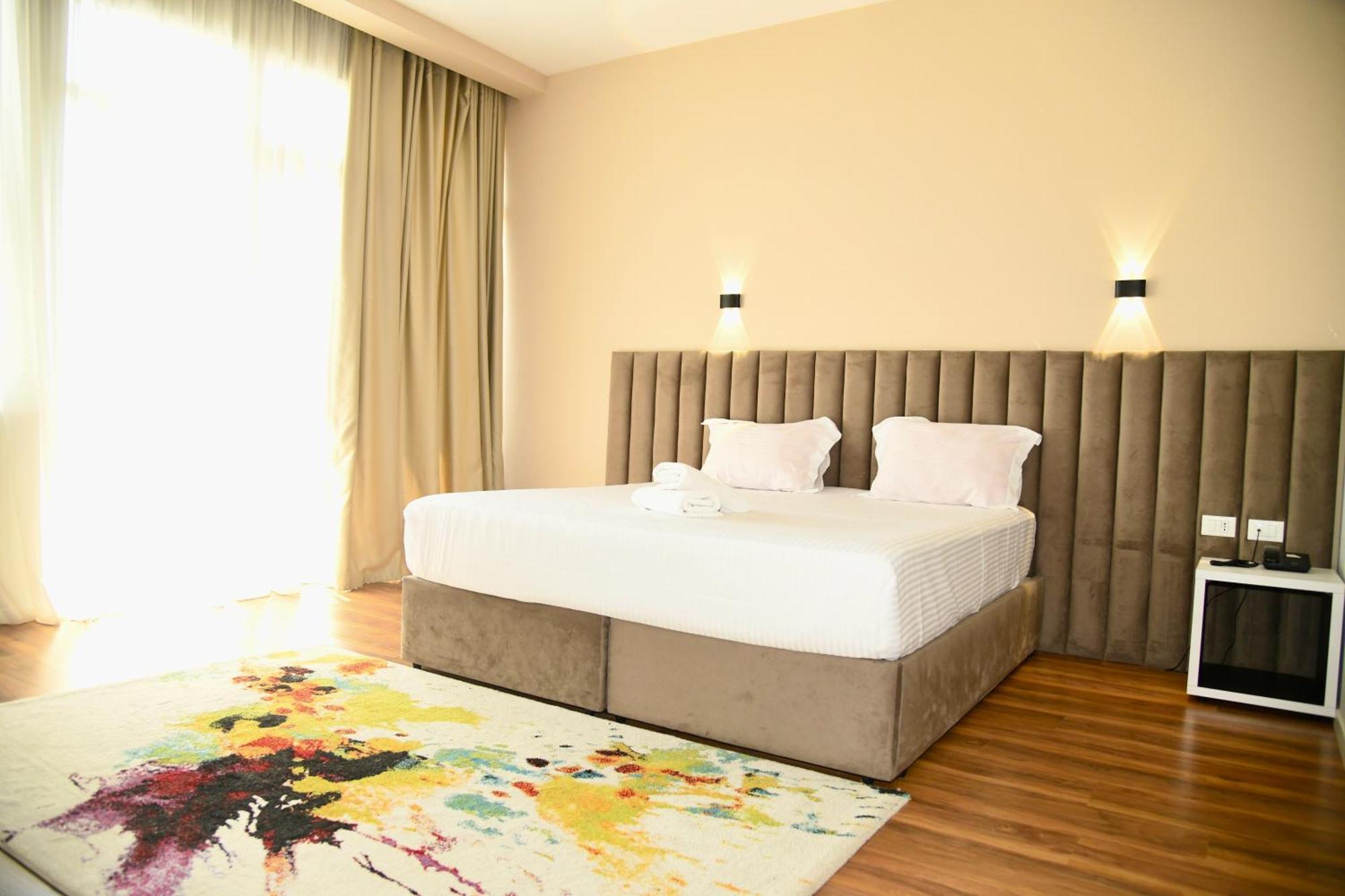 Horizont Hotel Durrës Buitenkant foto
