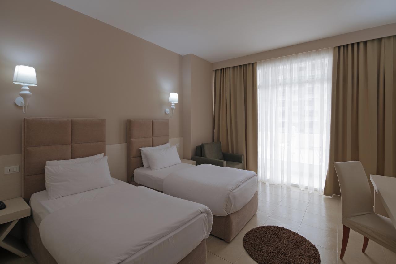 Horizont Hotel Durrës Buitenkant foto