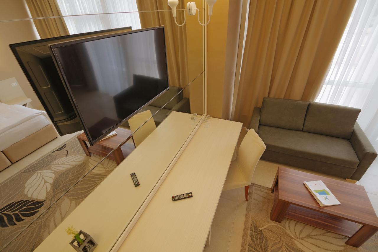 Horizont Hotel Durrës Buitenkant foto