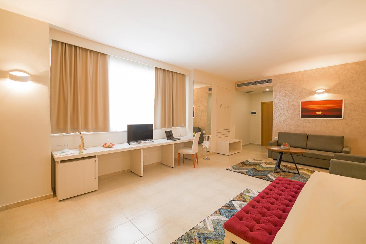 Horizont Hotel Durrës Buitenkant foto